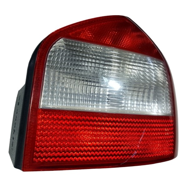 Lanterna Traseira Audi A3 2001 2006 Direito Bicolor Detalhes